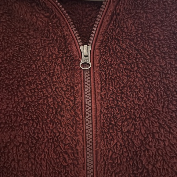 Red Zip Up Uniqlo - Picture 4 of 4